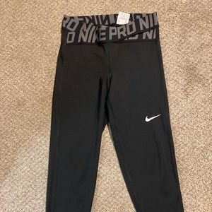Nike Pro Intertwist leggings size M